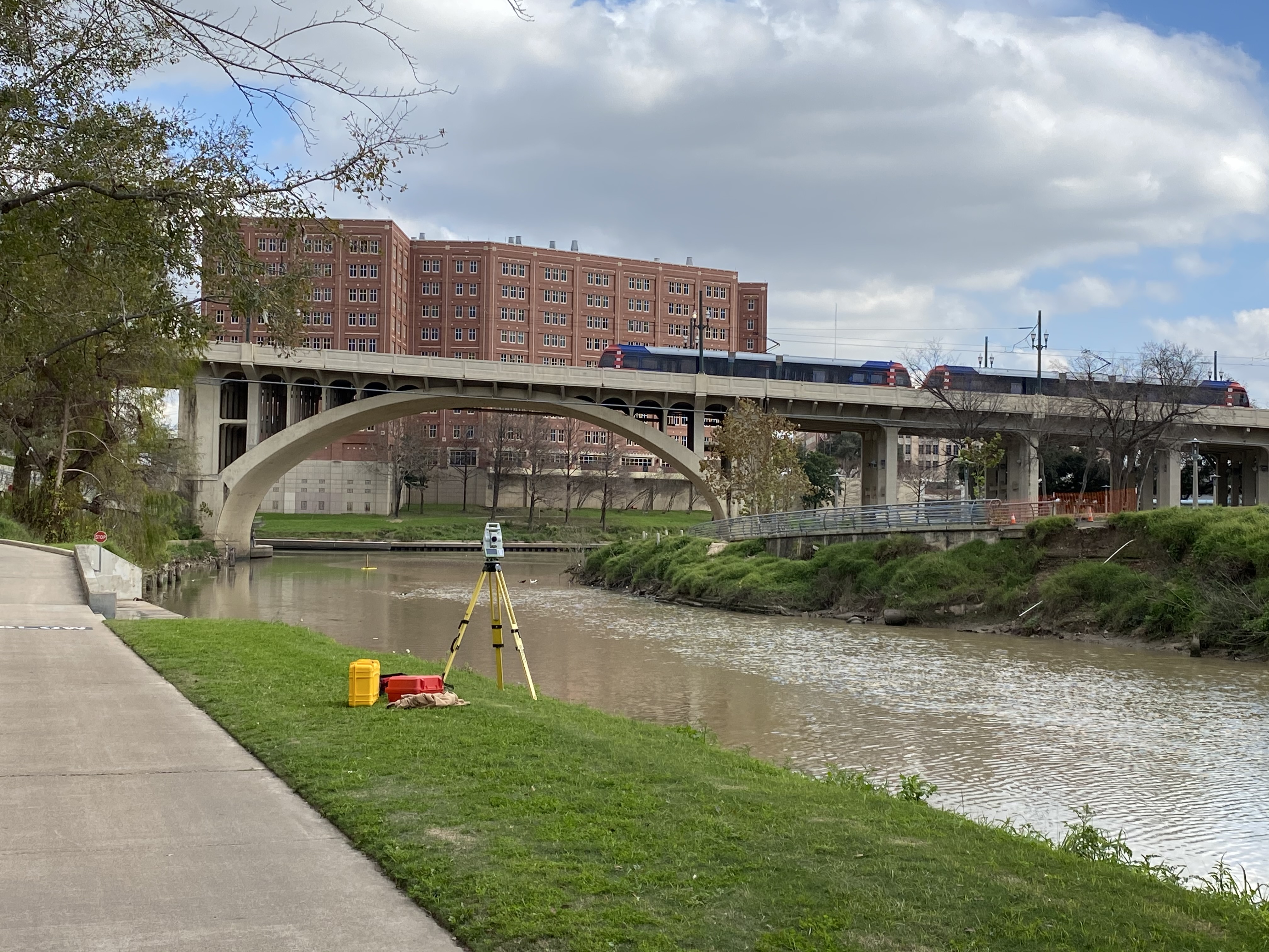 Picture of a river in a city